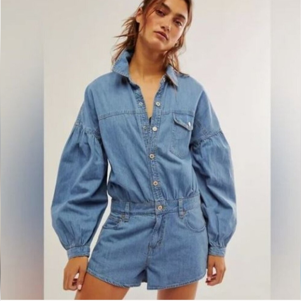 NEW Free People Zodiac Size XS Denim Chambray One Piece Romper Blue Moon Snap